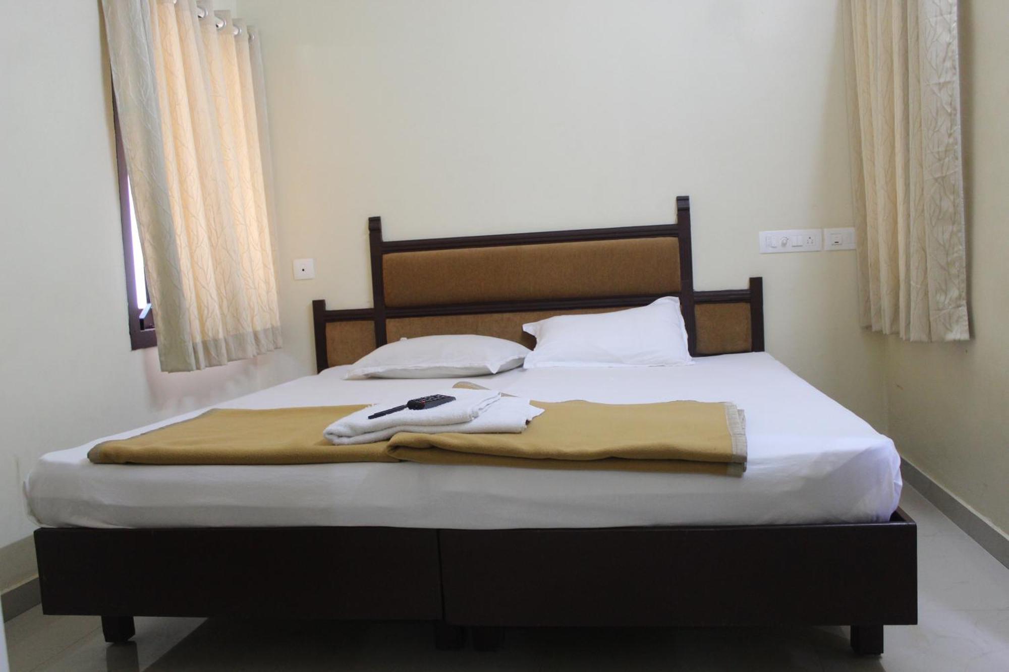 Anna Hotel Thiruvananthapuram Екстериор снимка