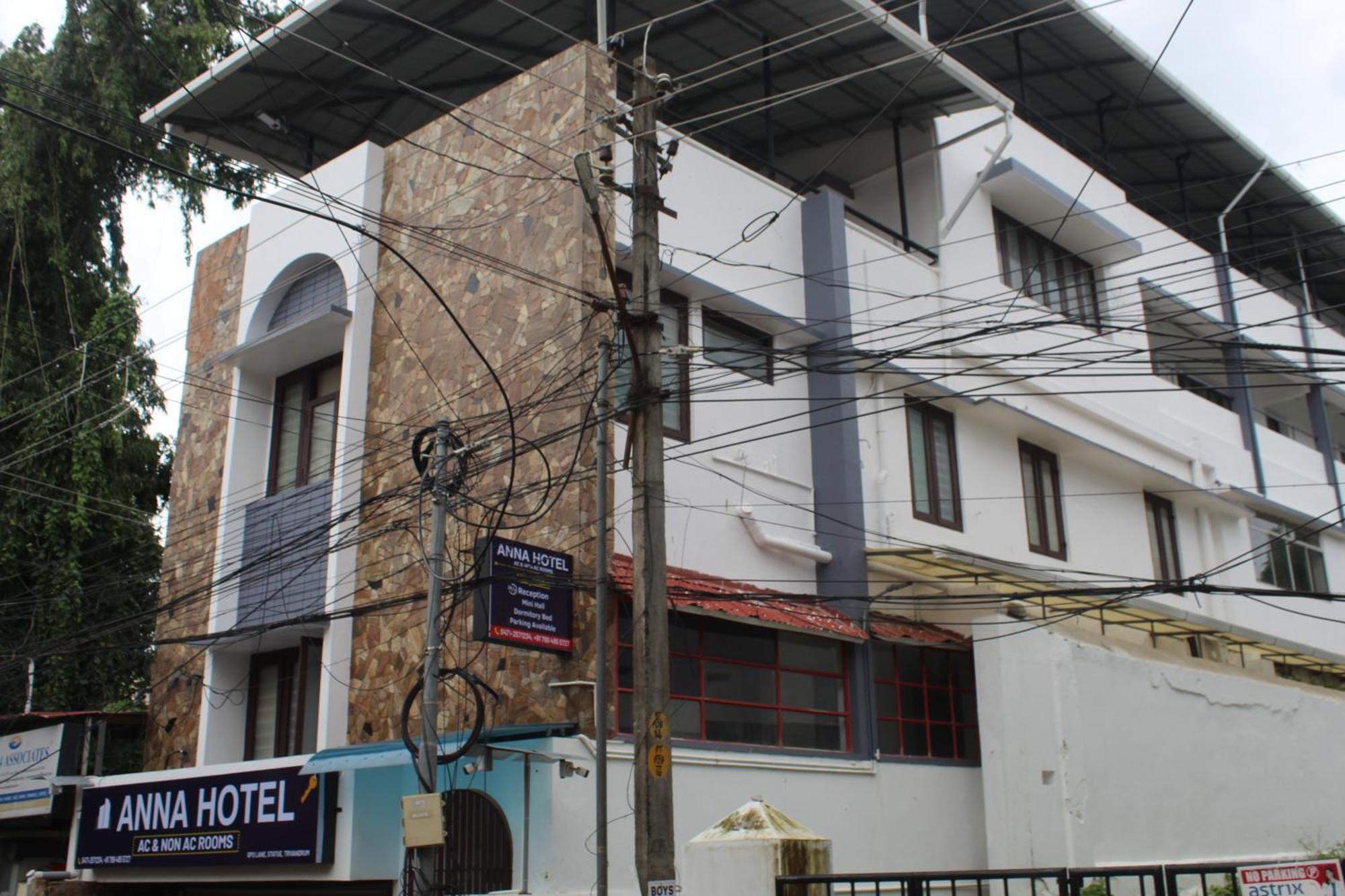 Anna Hotel Thiruvananthapuram Екстериор снимка