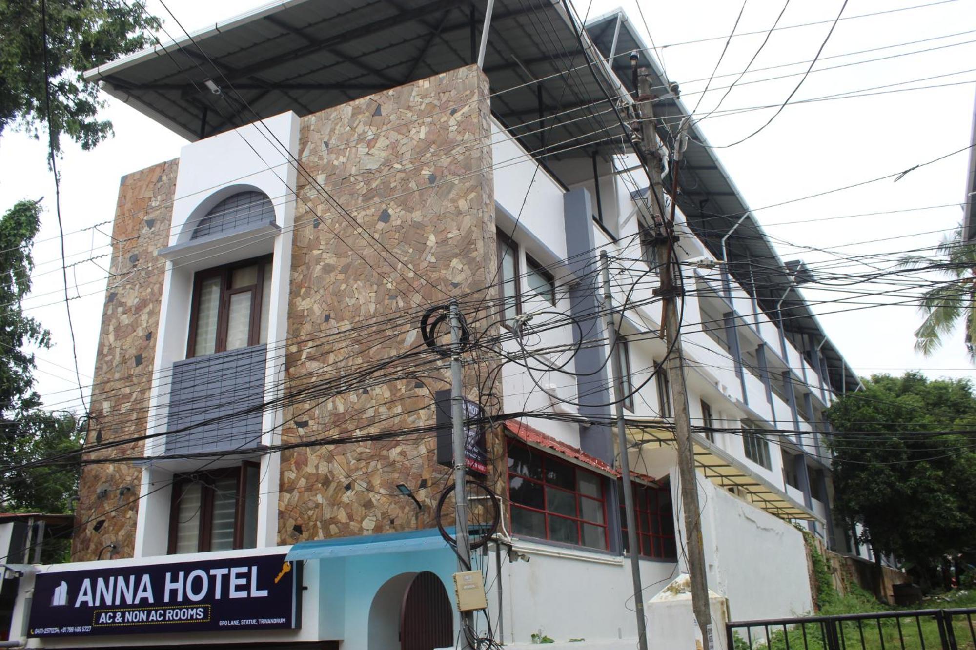 Anna Hotel Thiruvananthapuram Екстериор снимка