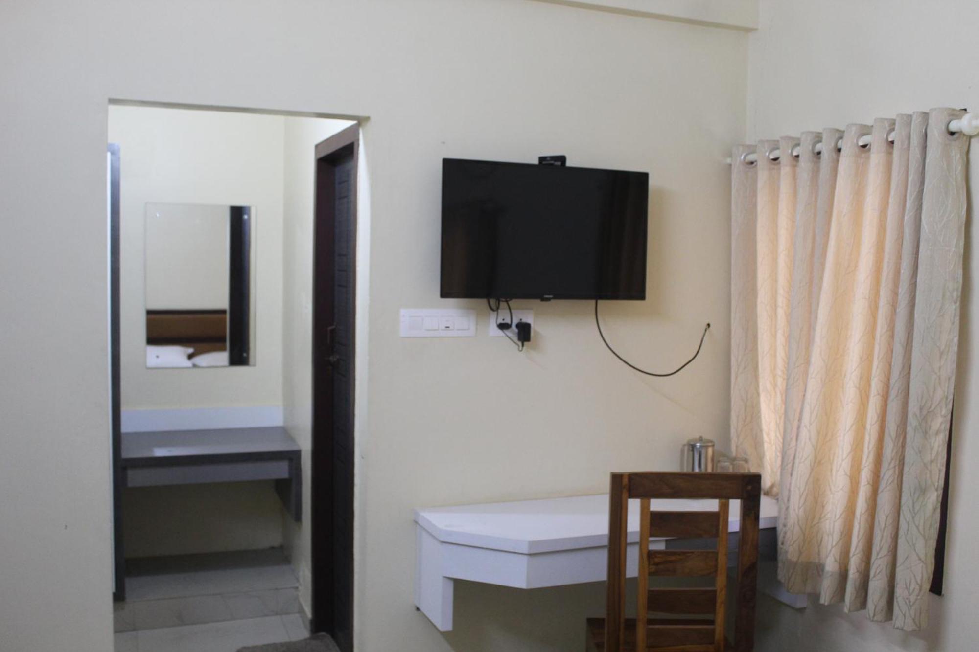 Anna Hotel Thiruvananthapuram Екстериор снимка