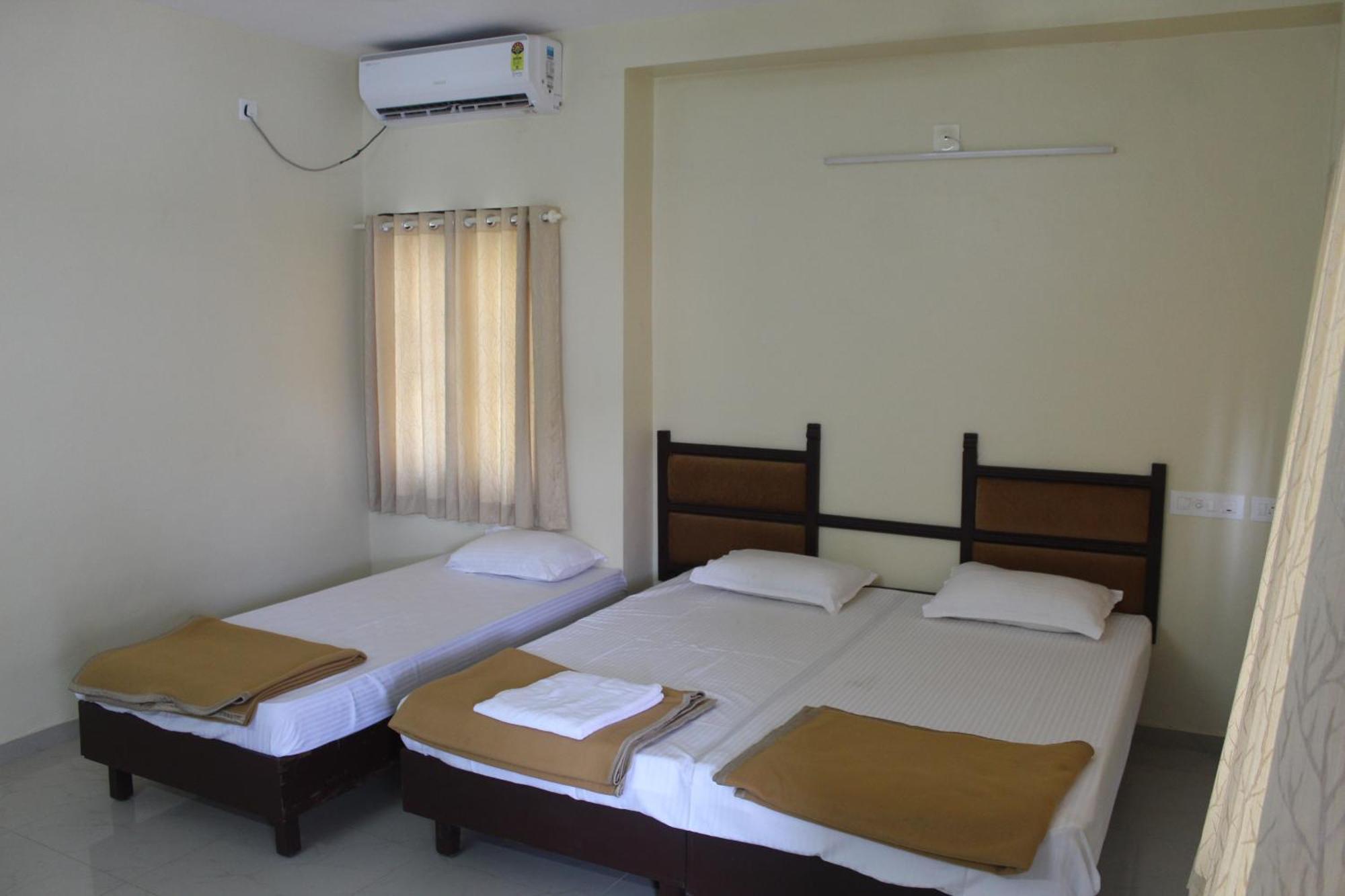 Anna Hotel Thiruvananthapuram Екстериор снимка