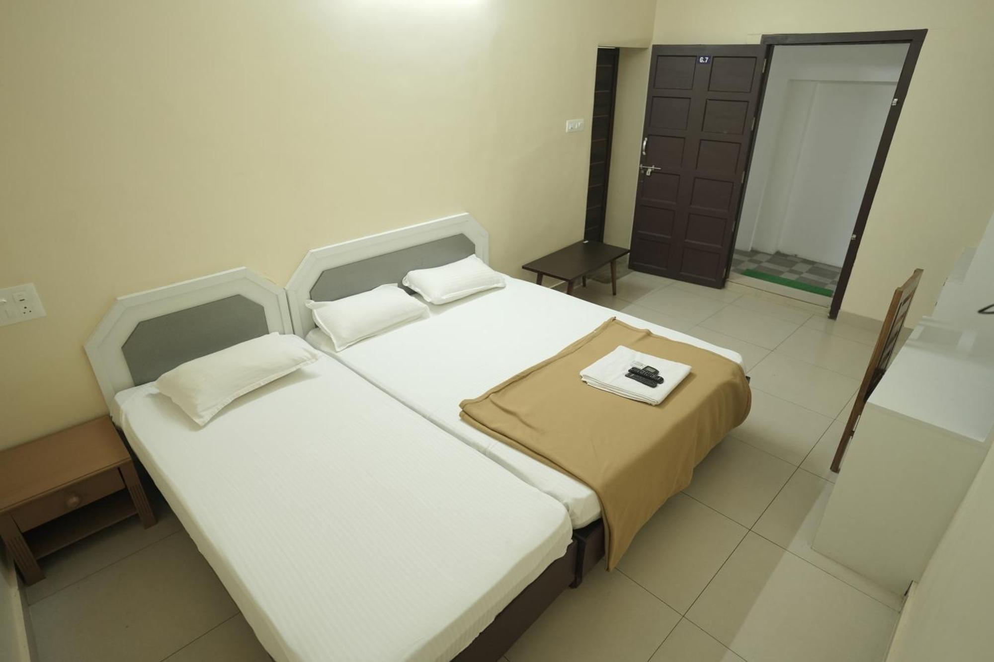 Anna Hotel Thiruvananthapuram Екстериор снимка