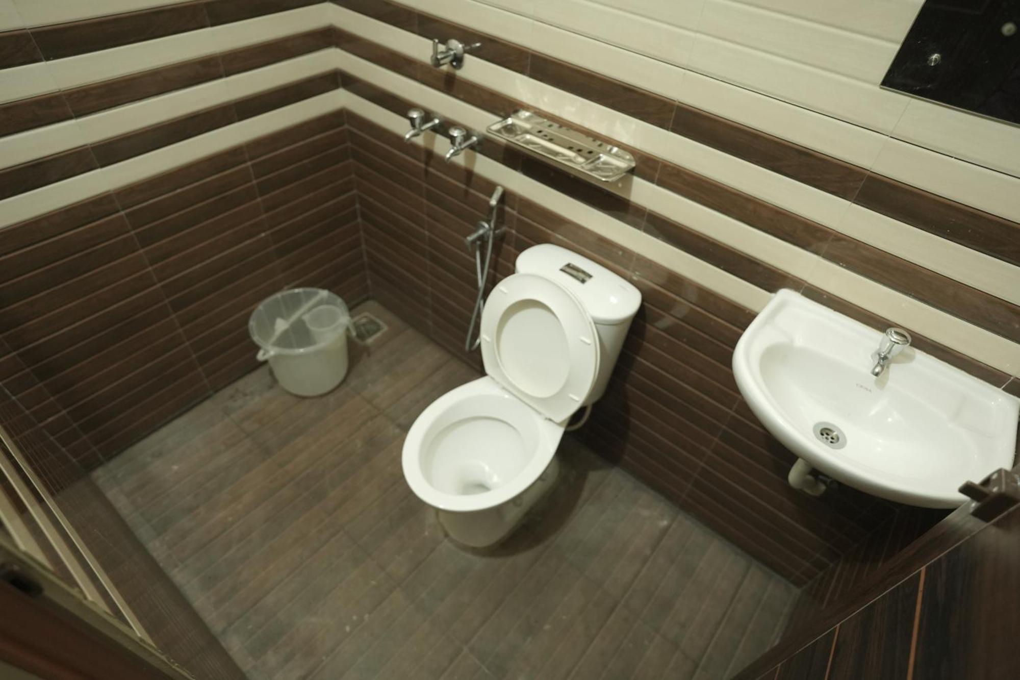 Anna Hotel Thiruvananthapuram Екстериор снимка